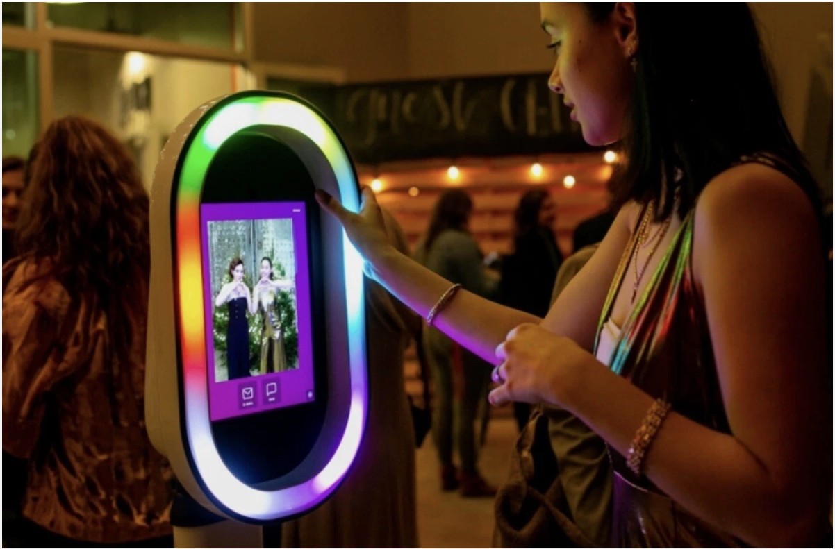 Infinity Classic Booth with rainbow LED ring at venue